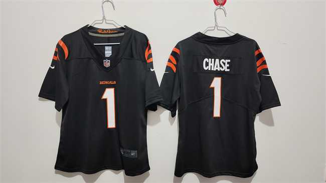 Womens Cincinnati Bengals #1 JaMarr Chase Black Vapor Stitched Jersey->women nfl jersey->Women Jersey